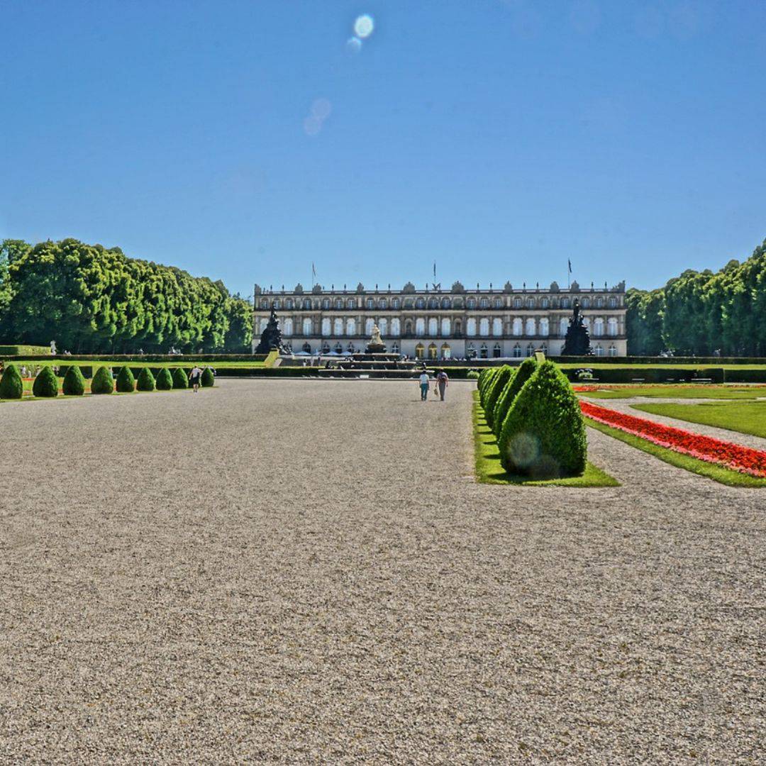 Schloss Herrenchiemsee am Chiemsee - perfekter Ausflug mit der Familie.