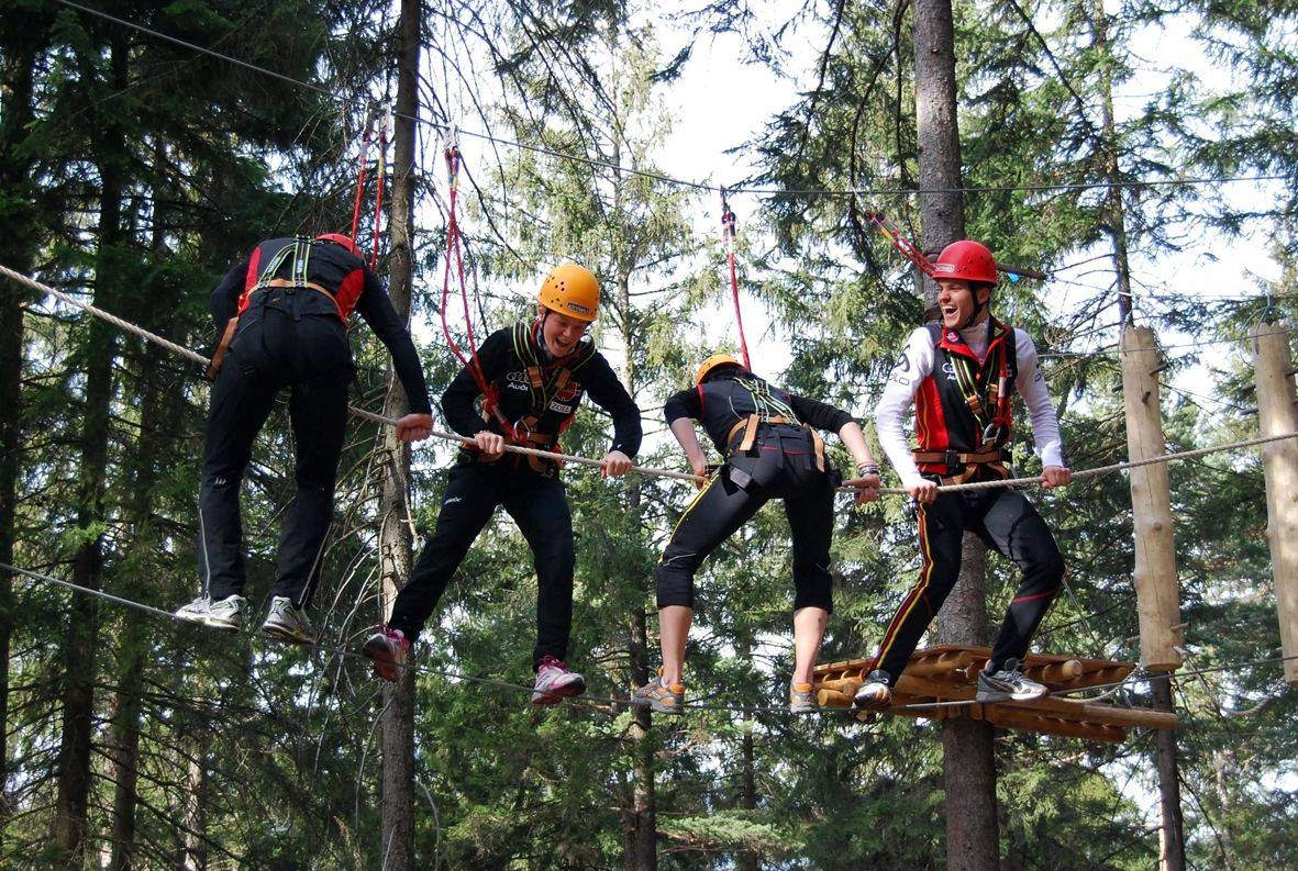 Kletterwald Bichlbach mit der Kletterwand Confetti – Familienabenteuer in der Tiroler Zugspitz Arena Symbolfoto