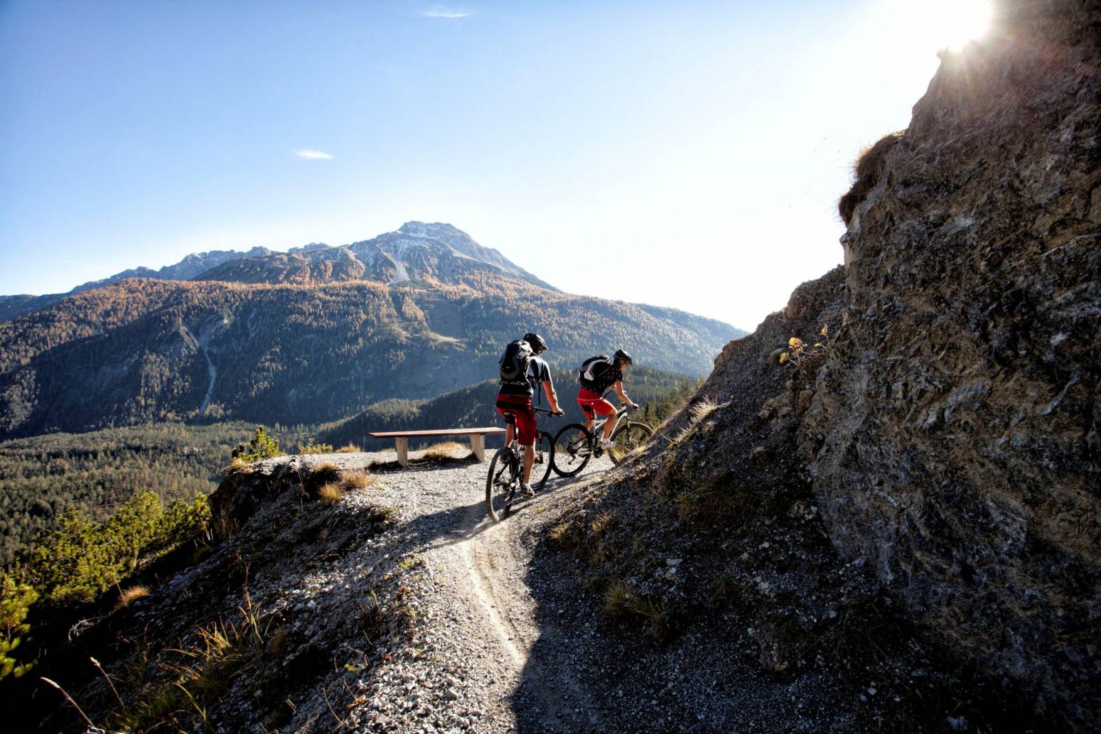 Entdecke die schönsten Familien-Biketouren rund um Ehrwald. Mit Fahrradverleih, traumhaften Ausblicken und jeder Menge Spaß für Groß und Klein. 🚴‍♀️🏔️ Symbolfoto
