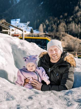 Winterurlaub mit Baby Symbolfoto
